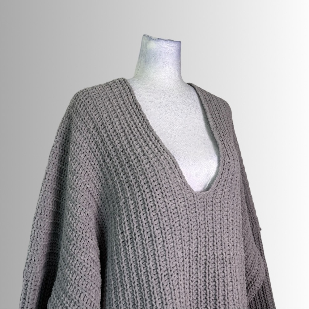 POL Oversized Gray Sweater, Deep V-Neck, Cotton/Poly Blend, Size Large - Picture 2 of 7